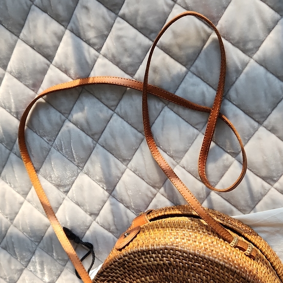 Amerii Woven Cross-Body Bag - Picture 7 of 8